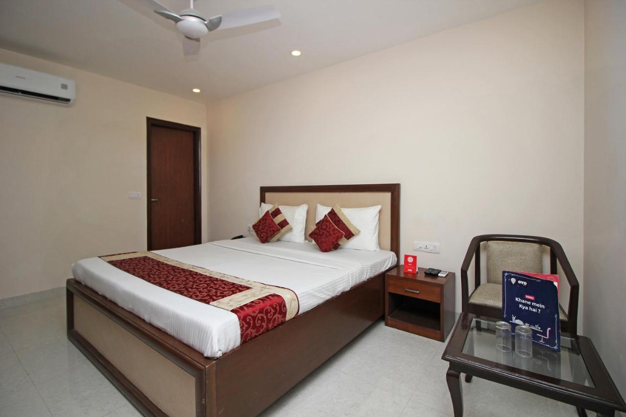 Oyo Hotel Blu Pebbles Near Delhi Airport ニューデリー エクステリア 写真