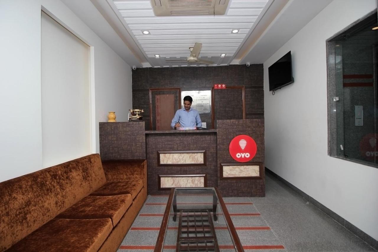 Oyo Hotel Blu Pebbles Near Delhi Airport ニューデリー エクステリア 写真