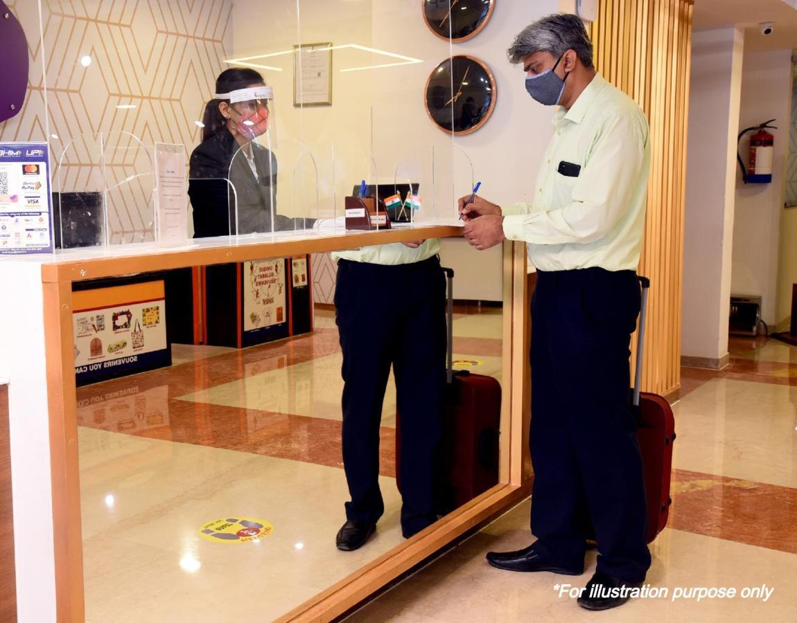 Oyo Hotel Blu Pebbles Near Delhi Airport ニューデリー エクステリア 写真