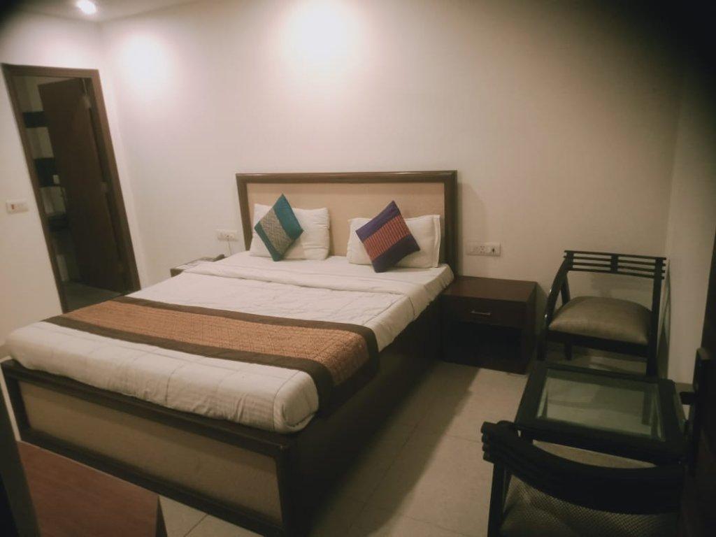 Oyo Hotel Blu Pebbles Near Delhi Airport ニューデリー エクステリア 写真